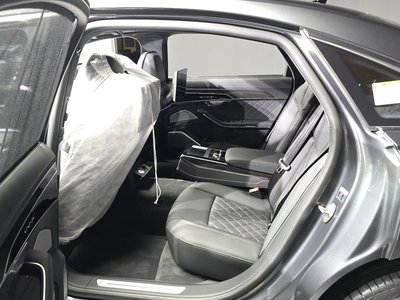 صورة مصغرة 11 لـ 2025 AUDI S8