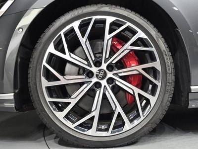 صورة 6 لـ 2025 AUDI S8
