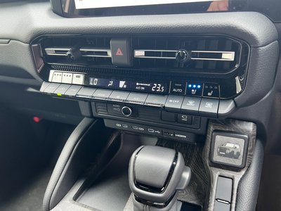 2025 Toyota LAND CRUISER 250 — миниатюра 32