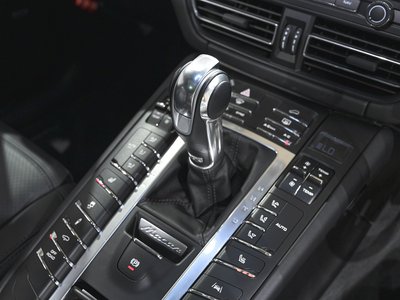 2020 Porsche MACAN — миниатюра 25