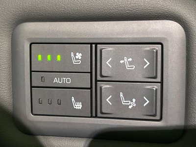 2025 TOYOTA ALPHARD photo 8