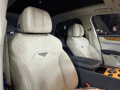 BENTLEY BENTAYGA - 4