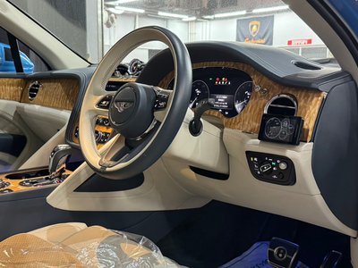 BENTLEY BENTAYGA - 6