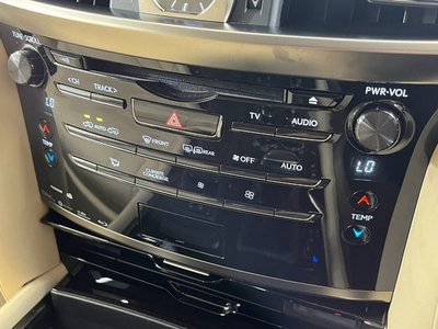 2015 Lexus LX 缩略图 40