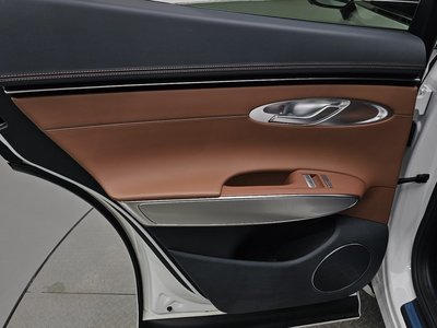 صورة مصغرة 15 لـ 2023 Genesis GV70