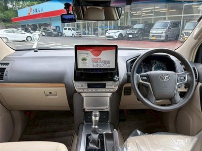 TOYOTA LAND CRUISER PRADO - 3
