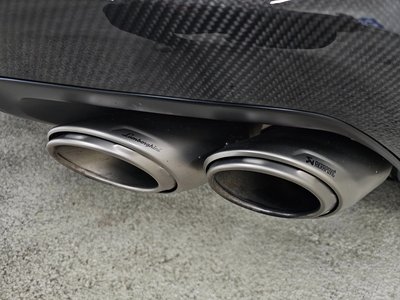 LAMBORGHINI URUS - 9