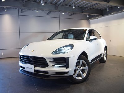 PORSCHE MACAN - 10