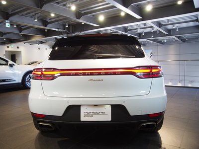 PORSCHE MACAN - 5