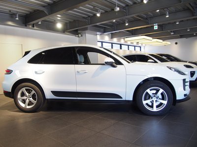 PORSCHE MACAN - 7