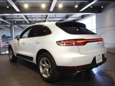 PORSCHE MACAN - 4