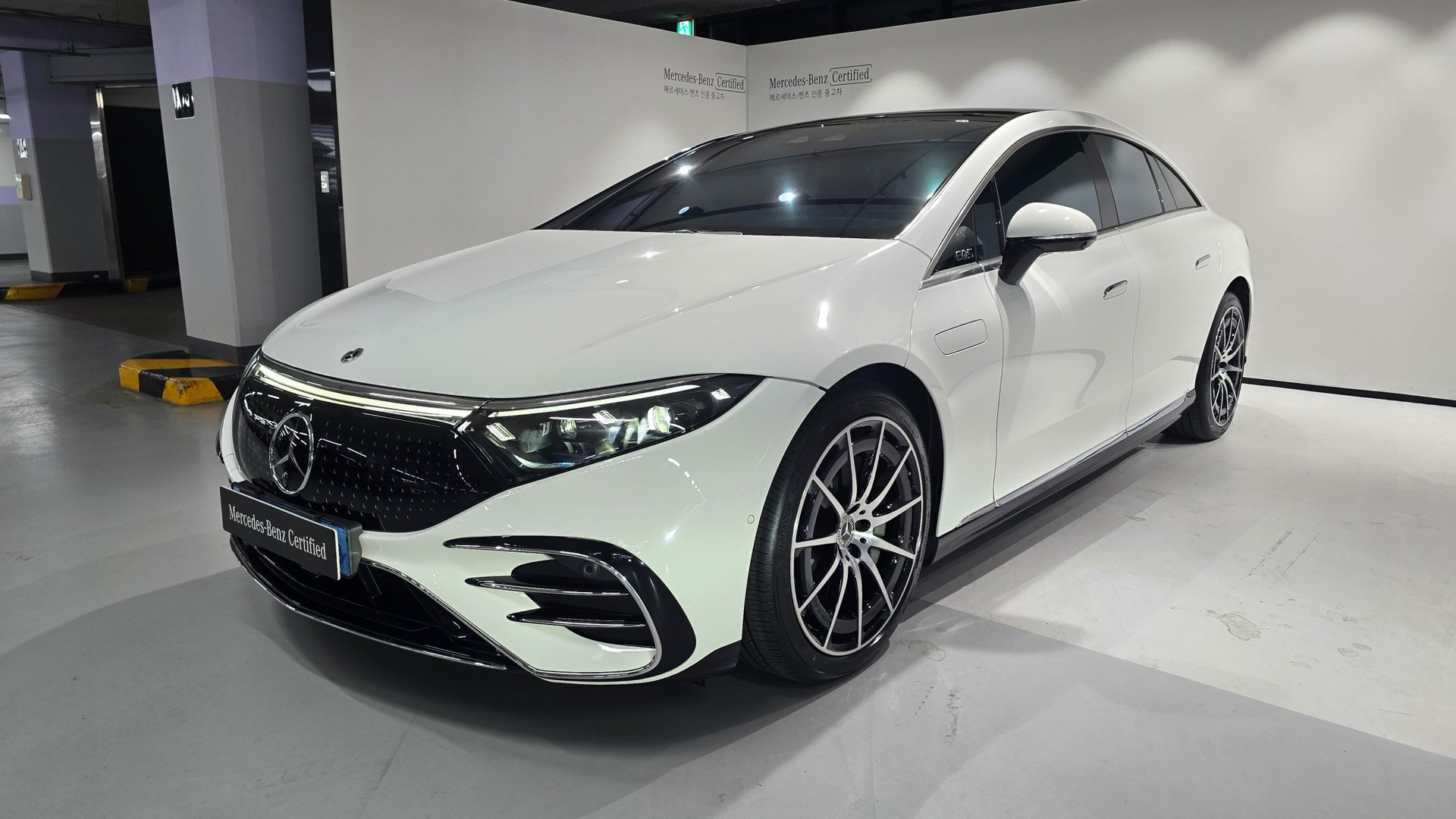 MERCEDES-BENZ EQS - View 1