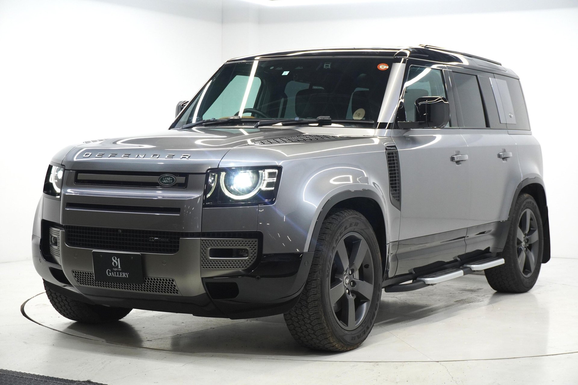 LAND ROVER DEFENDER - View 1