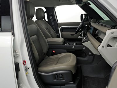 LAND ROVER DEFENDER - 10