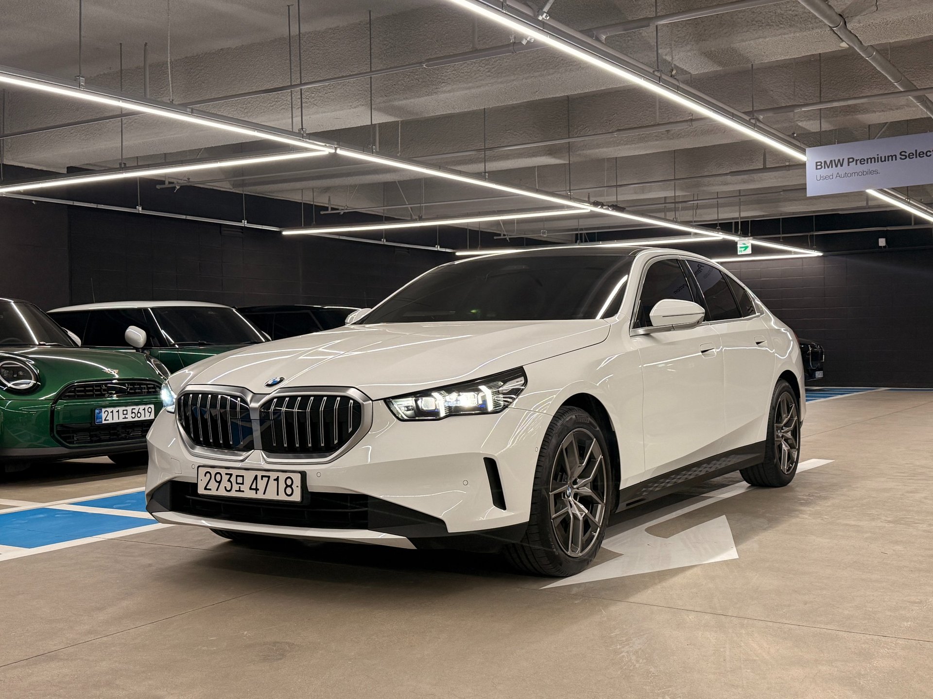 BMW 5 SERIES - View 1