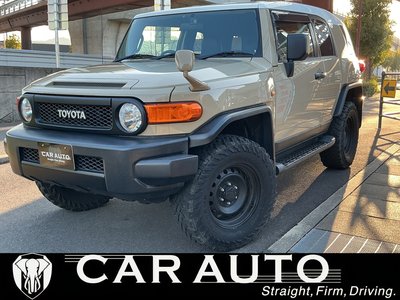 TOYOTA FJ CRUISER - 2