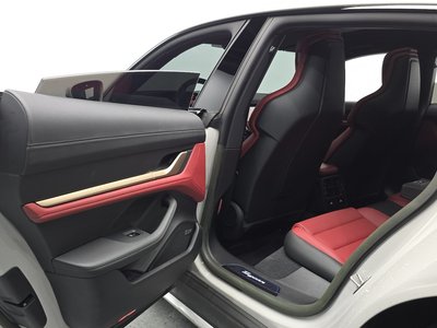 2023 Porsche TAYCAN thumbnail 16