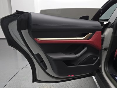 2023 Porsche TAYCAN thumbnail 15
