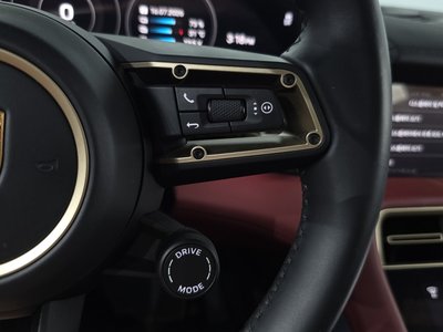 2023 Porsche TAYCAN thumbnail 22