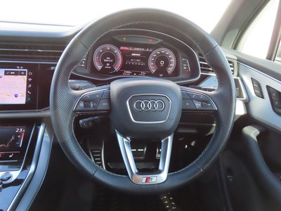 صورة 9 لـ 2024 AUDI Q7