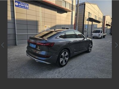 AUDI E-TRON - 3