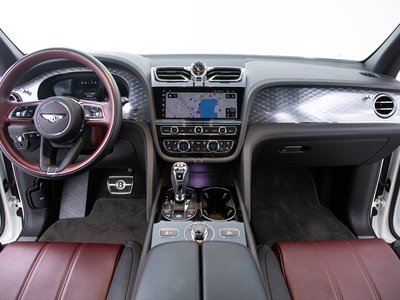 2021 Bentley BENTAYGA photo 2