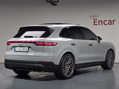 PORSCHE CAYENNE - 3
