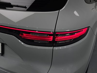 PORSCHE CAYENNE - 10