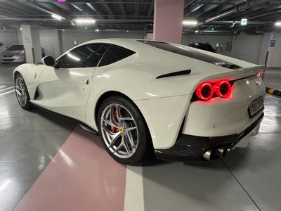 FERRARI 812 SUPERFAST - 4