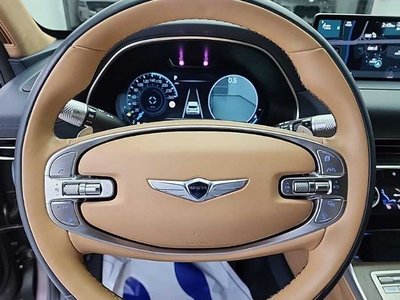 2021 Genesis GV80 photo 9