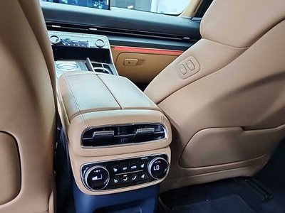 2021 Genesis GV80 thumbnail 13