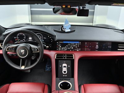 2025 Porsche TAYCAN photo 4
