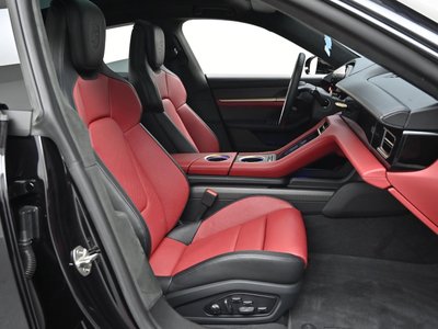 2025 Porsche TAYCAN photo 10