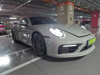 PORSCHE 911 - 7