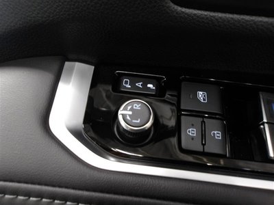 TOYOTA LAND CRUISER 300 - 10