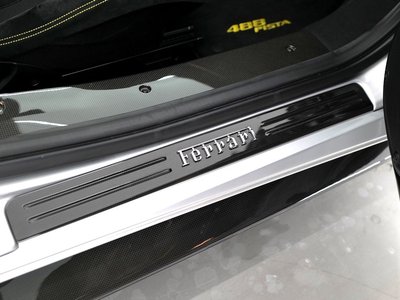 FERRARI 488 PISTA - 10