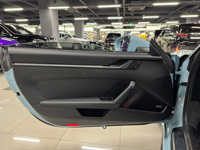 PORSCHE 911 - 4