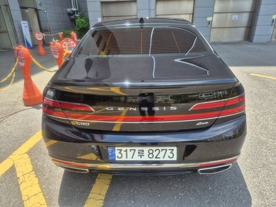 2021 Genesis G90 照片 2