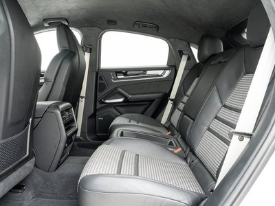 صورة مصغرة 33 لـ 2024 Porsche CAYENNE
