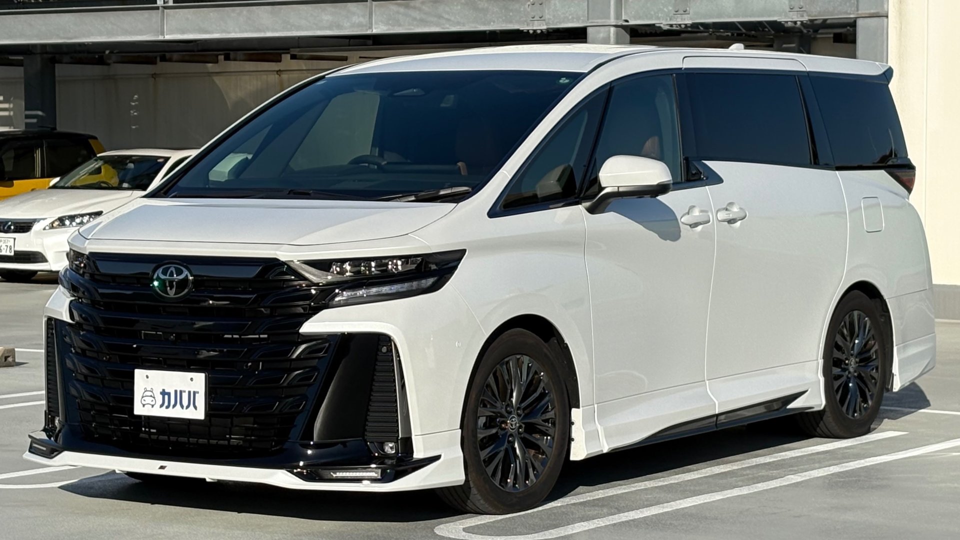 TOYOTA VELLFIRE - View 1