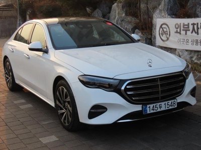 MERCEDES-BENZ E-CLASS - 4