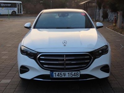 MERCEDES-BENZ E-CLASS - 1