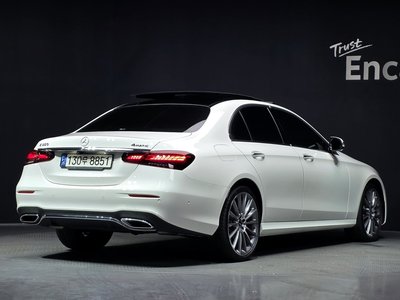 MERCEDES-BENZ E-CLASS - 3