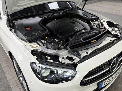 MERCEDES-BENZ E-CLASS - 7