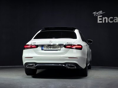 MERCEDES-BENZ E-CLASS - 4