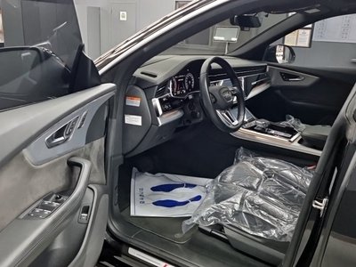 AUDI Q8 - 7