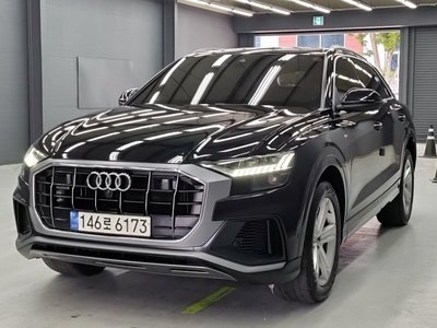 AUDI Q8 - 3