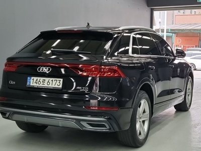 AUDI Q8 - 5