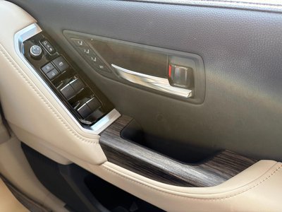 2023 Toyota LAND CRUISER 300 — миниатюра 11