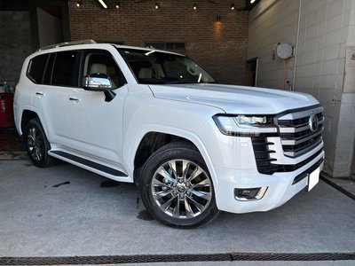 TOYOTA LAND CRUISER 300 - 1